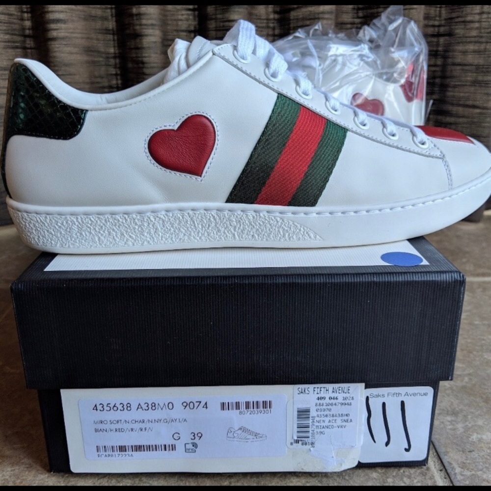 Gucci Ace Embroidered Heart Sneakers